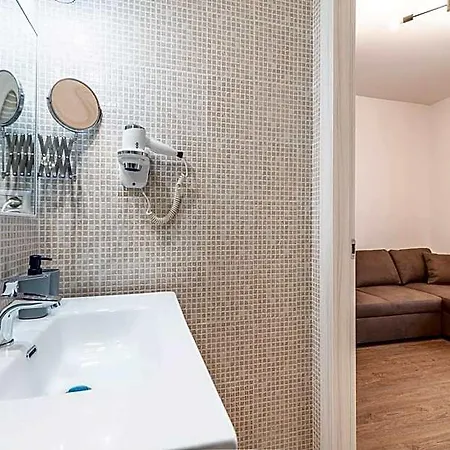 Nocleg ze śniadaniem Drive In 4*