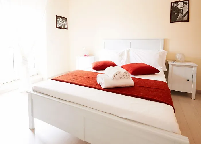 Drive In Bed and Breakfast 4*