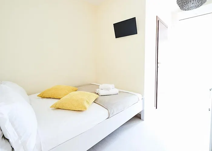 Drive In Bed and Breakfast 4*